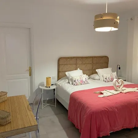 Apartamento Adelfas *